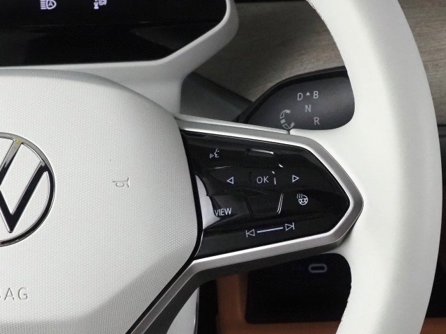 Used 2025 Volkswagen ID. Buzz 1st Edition image 21