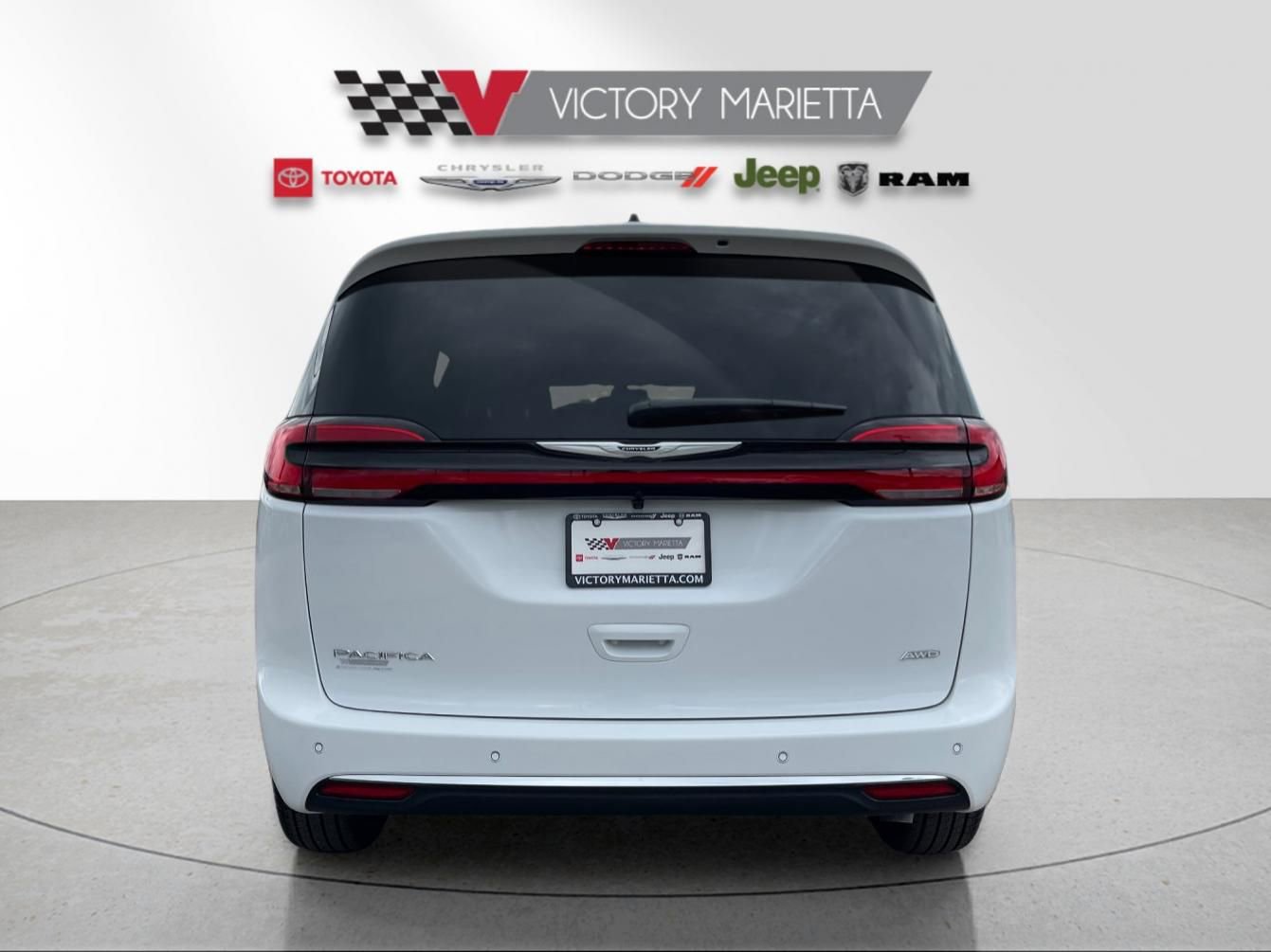 New 2026 Chrysler Pacifica Select AWD/4WD image 4