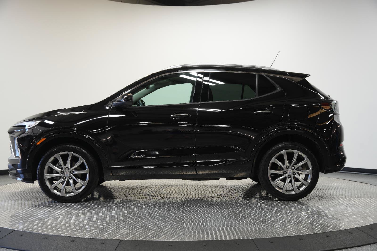 Used 2026 Buick Encore GX Avenir w/ Avenir Technology Package AWD/4WD image 4