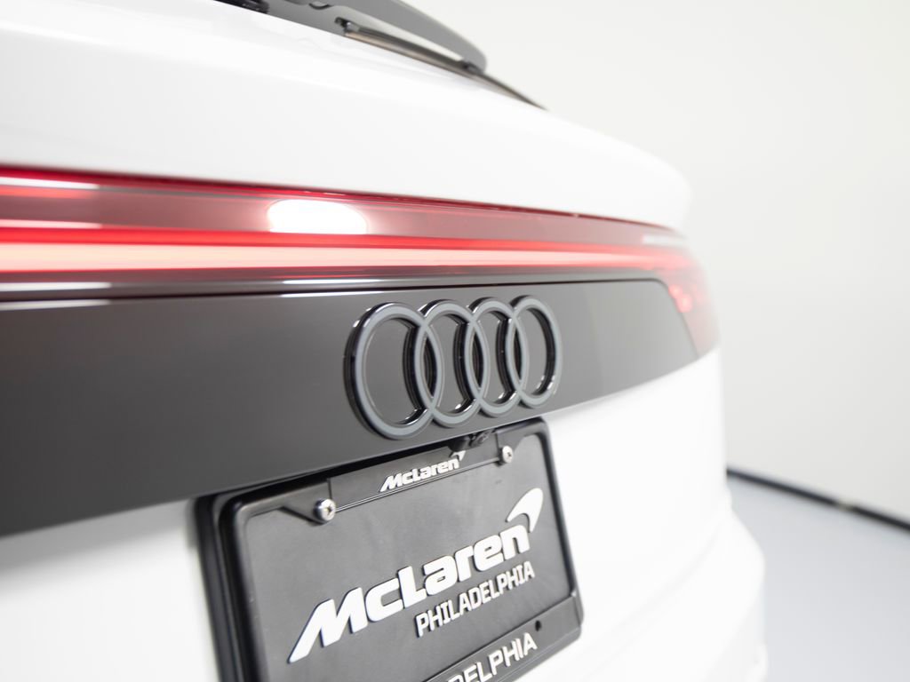 Used 2026 Audi RS Q8 performance AWD/4WD image 37