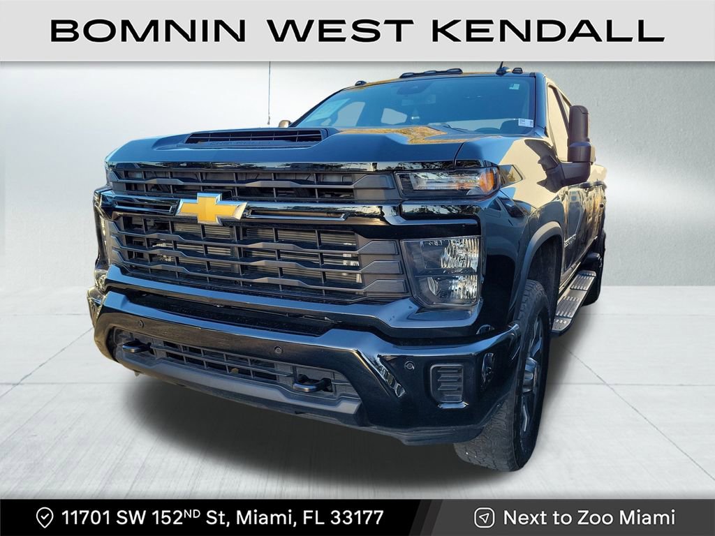 Used 2025 Chevrolet Silverado 2500 Custom w/ Custom Value Package image 2