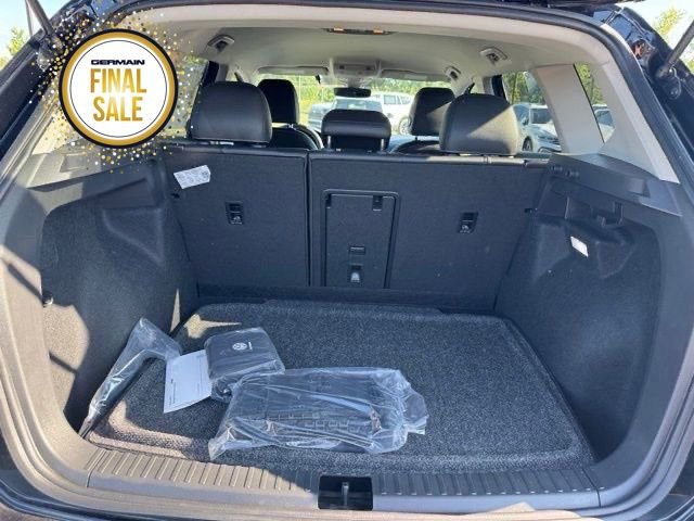 New 2024 Volkswagen Taos SE image 13