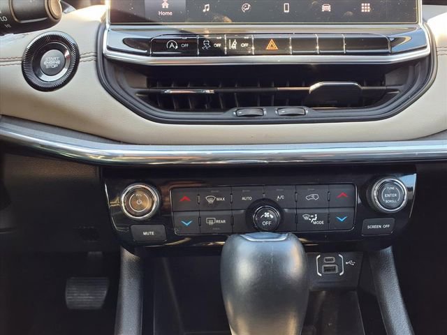 Used 2022 Jeep Compass Limited image 23