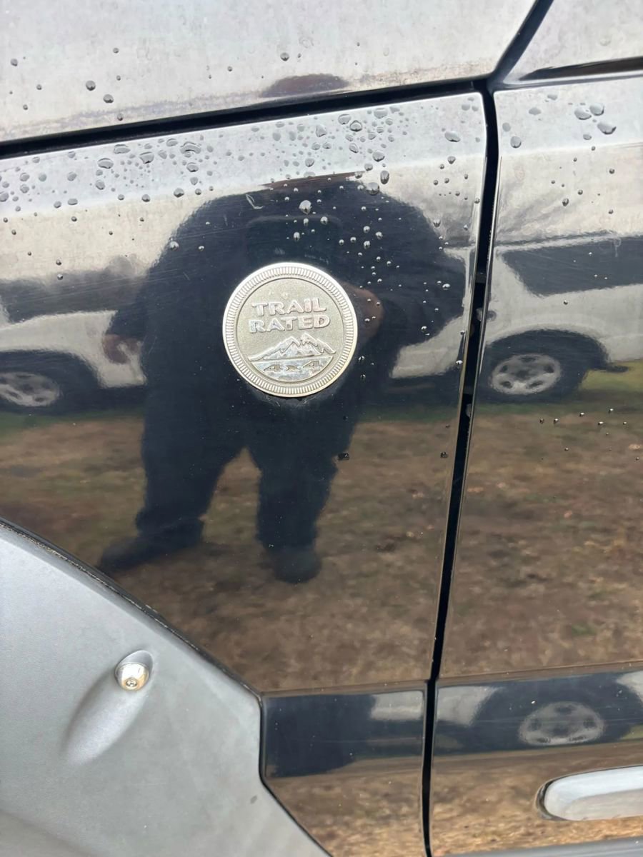 Used 2005 Jeep Liberty Renegade image 34