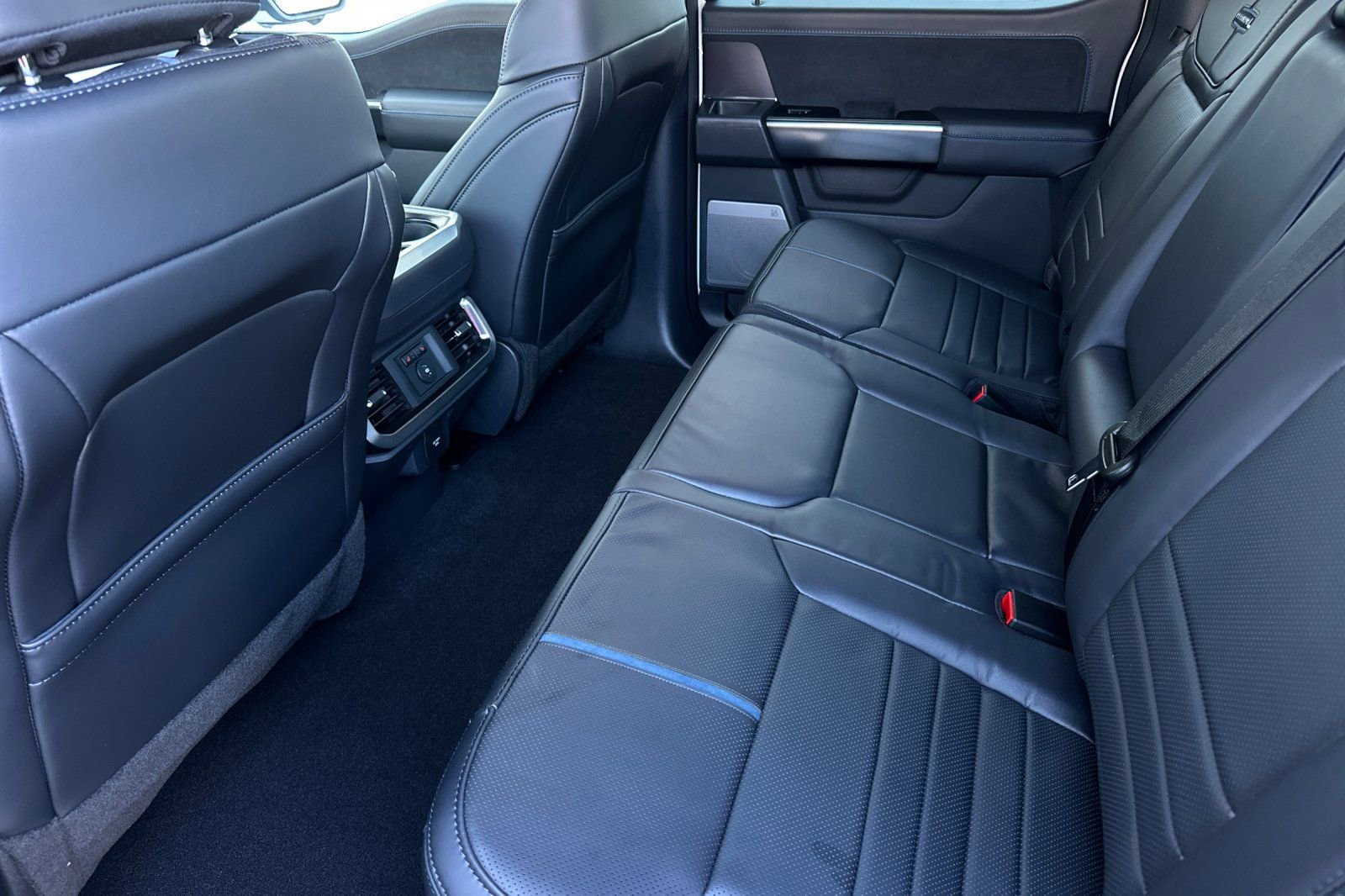 New 2025 Ford F150 Platinum w/ FX4 Off-Road Package image 11