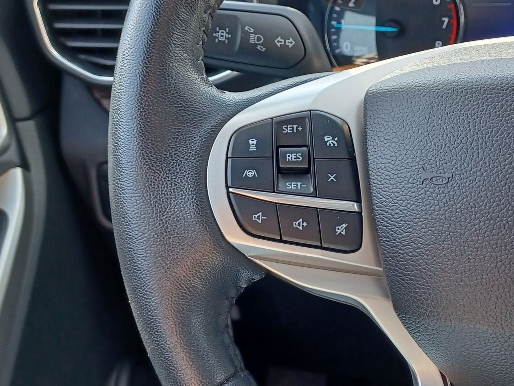 Used 2023 Ford Explorer Limited w/ Limited Technology Package AWD/4WD image 14