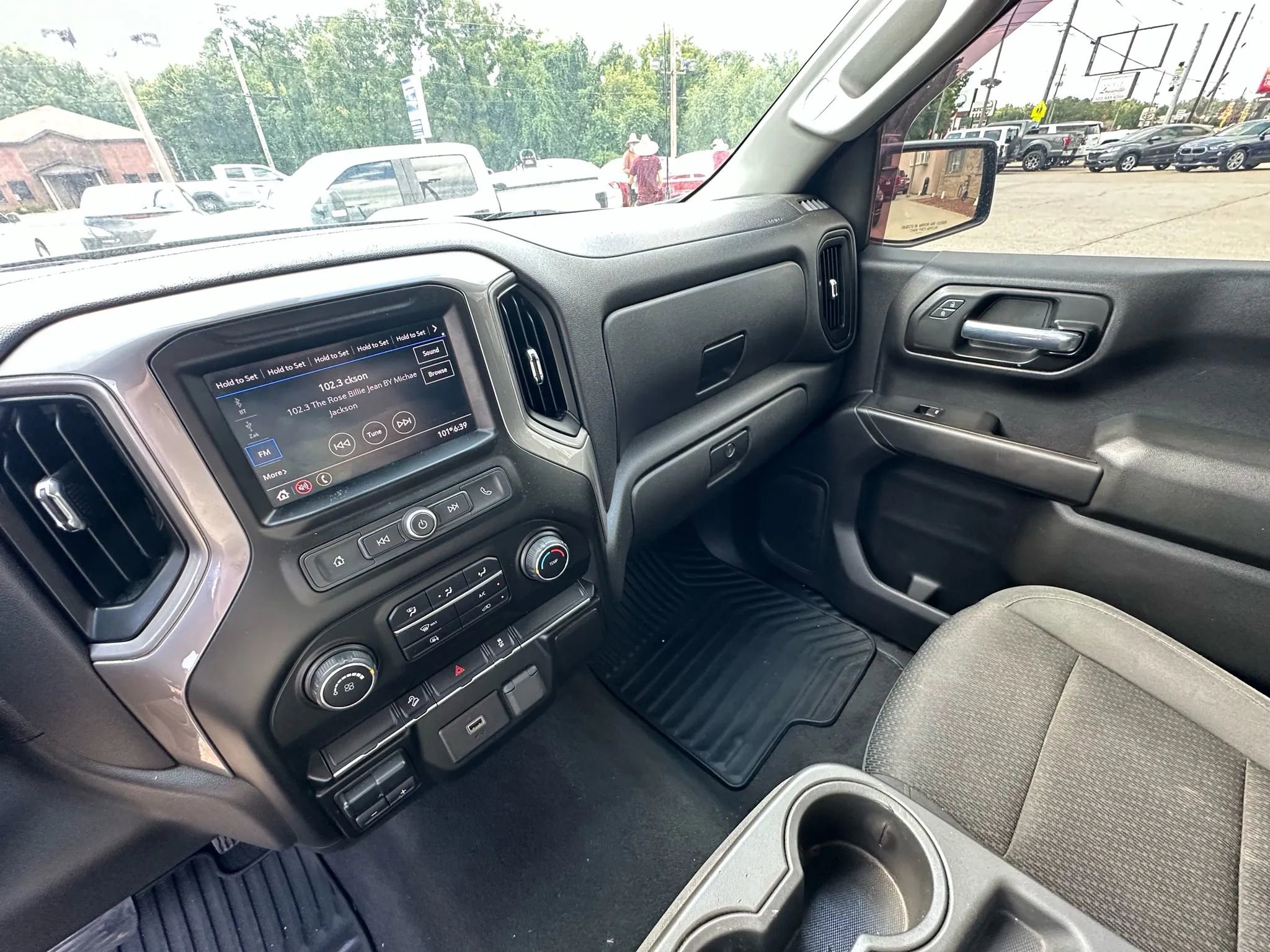 Used 2020 Chevrolet Silverado 1500 Custom Trail Boss w/ LPO, Dark Essentials Package image 18