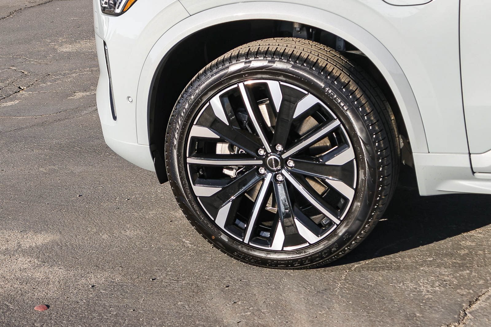 New 2026 Volvo XC90 T8 Plus w/ Protection Package AWD/4WD image 9