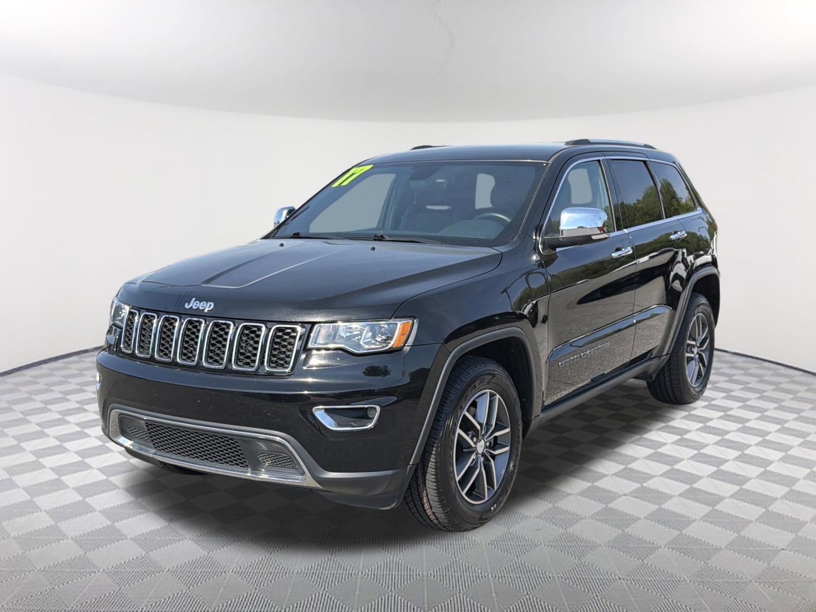 Used 2017 Jeep Grand Cherokee Limited RWD image 3
