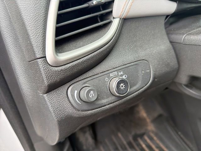 Used 2020 Chevrolet Trax LT w/ Driver Confidence Package image 22