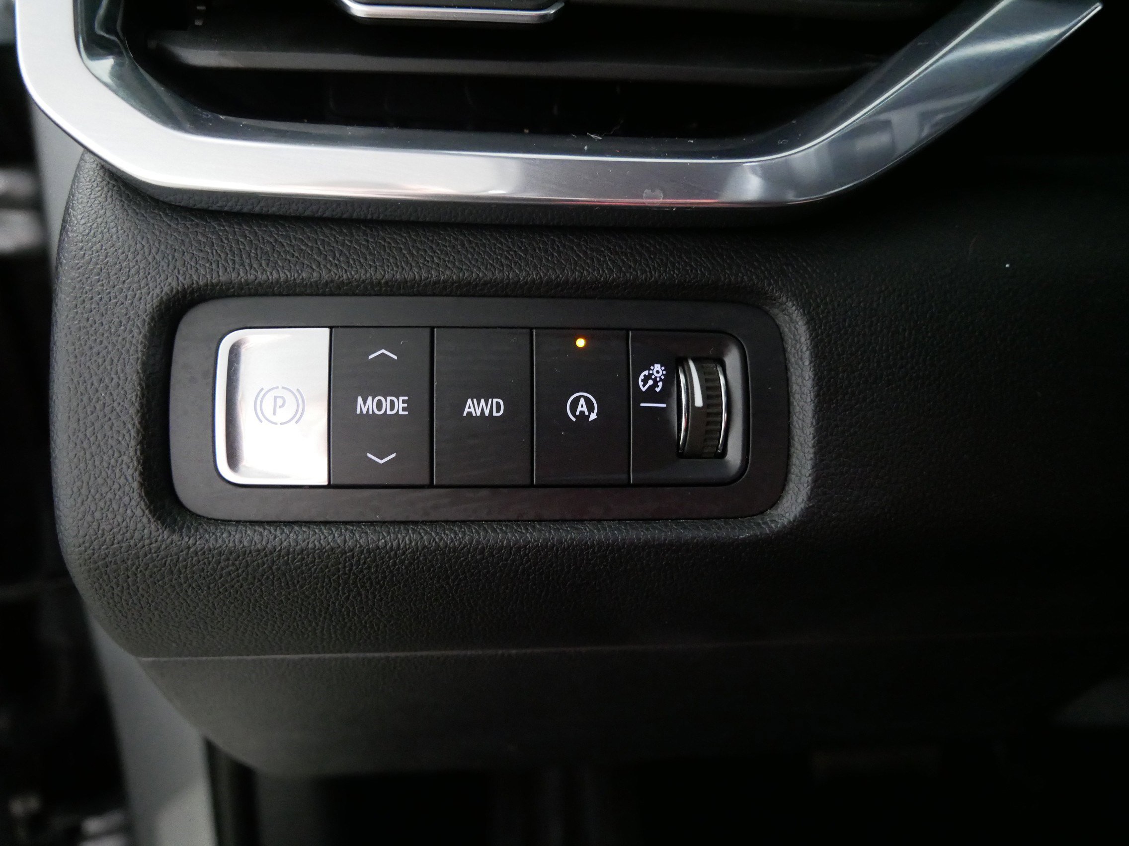 Used 2025 GMC Acadia Elevation w/ Elevation Premium Package image 26