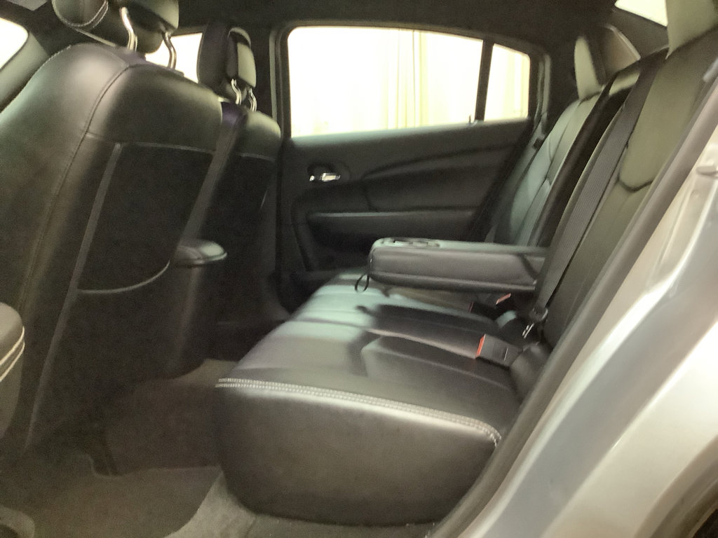 Used 2013 Chrysler 200 Limited image 28