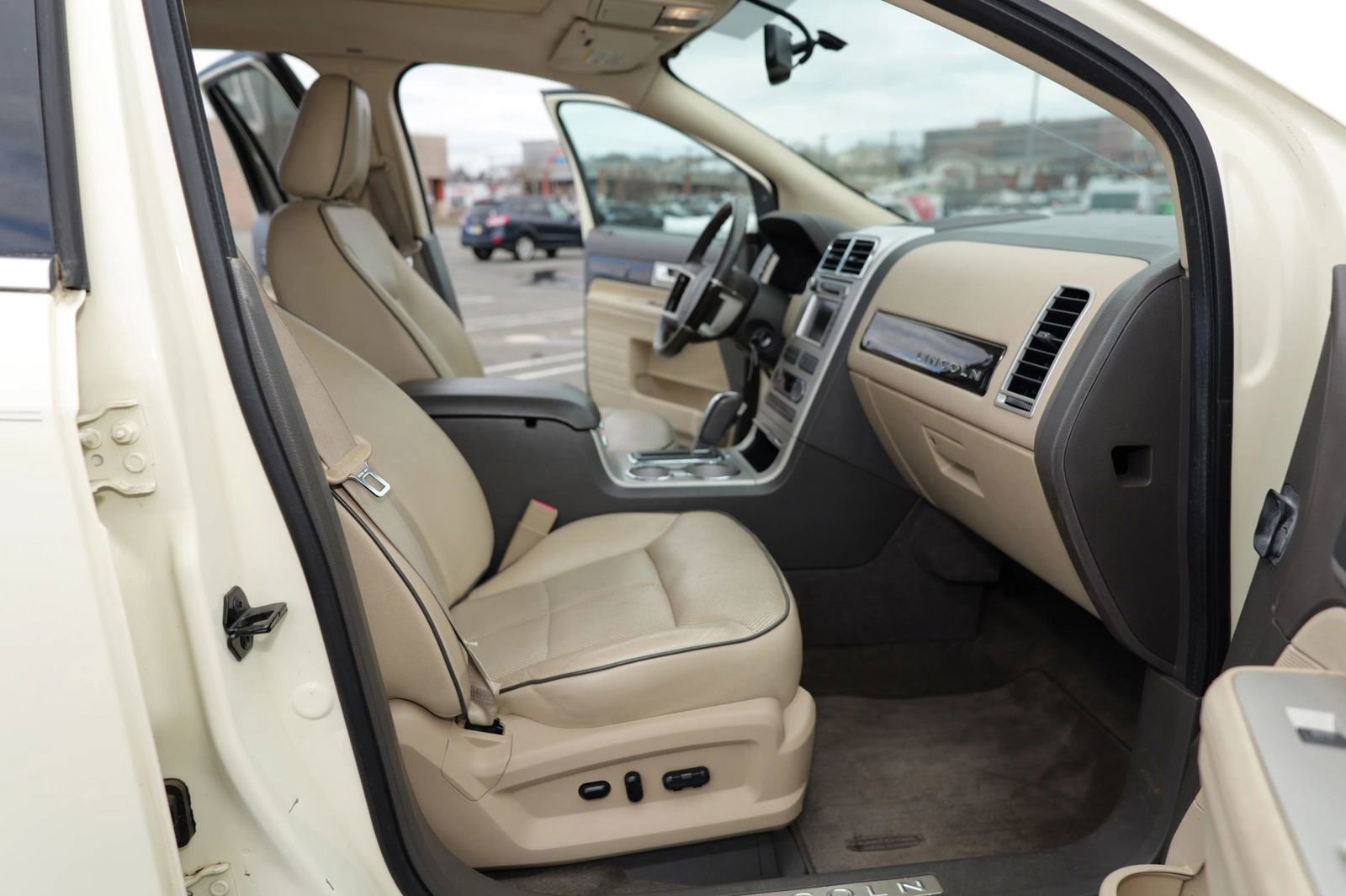 Used 2008 Lincoln MKX AWD image 24