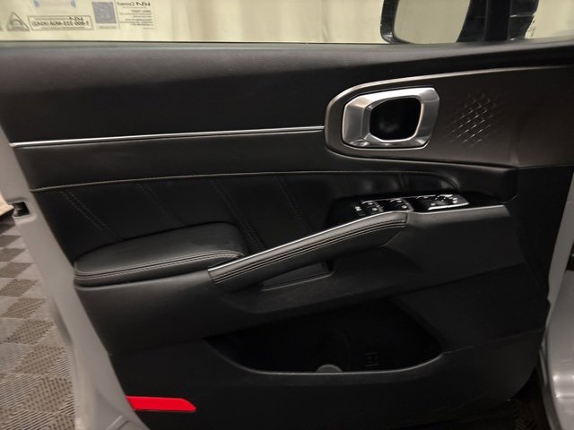 Certified 2023 Kia Sorento SX image 13