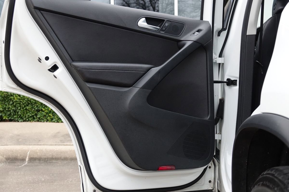 Used 2017 Volkswagen Tiguan Sport image 37