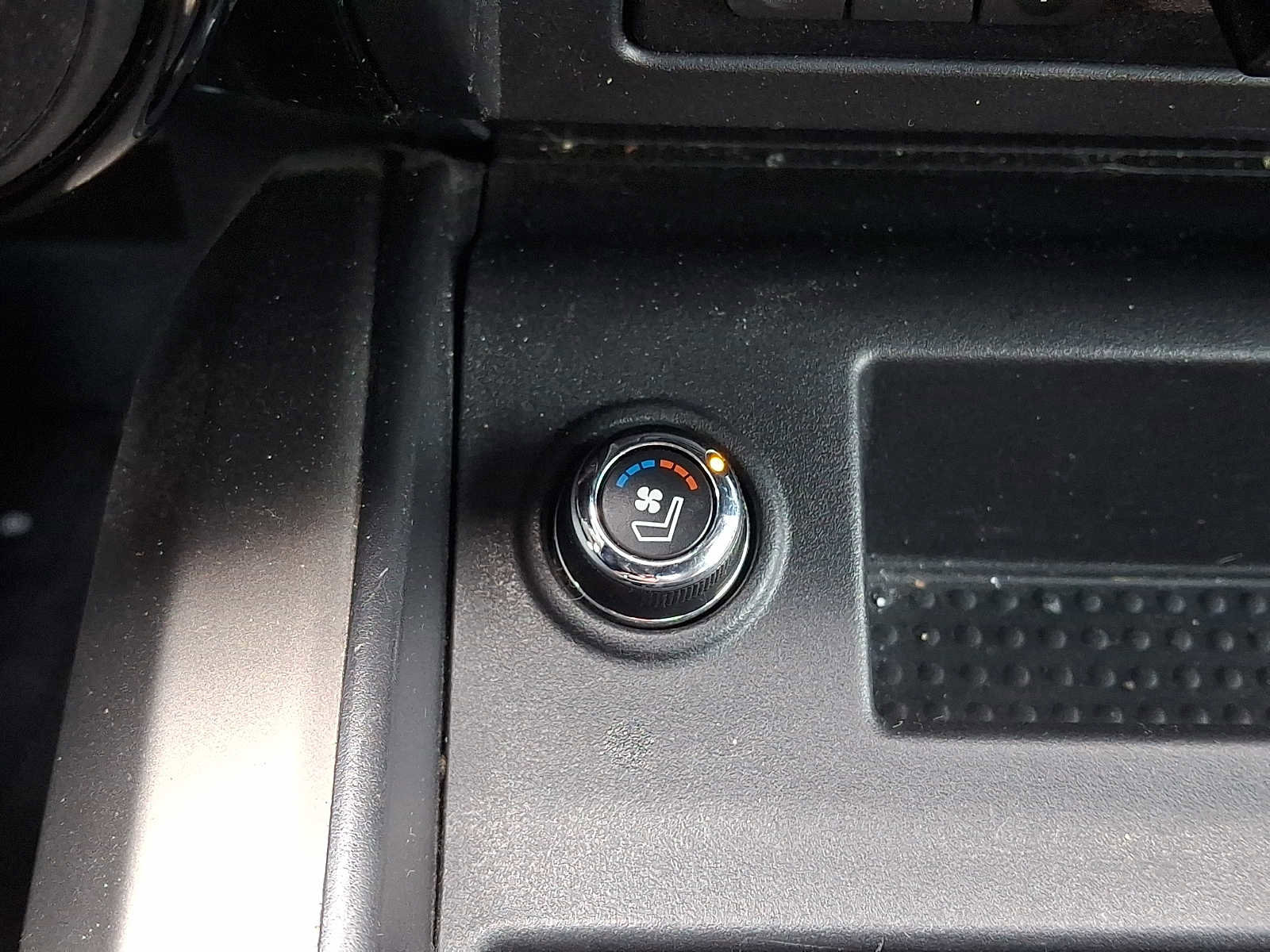 Used 2023 Nissan Titan Platinum Reserve w/ Moonroof Package image 32