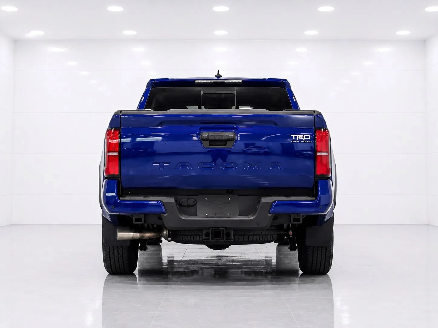 Used 2024 Toyota Tacoma TRD Off-Road AWD/4WD image 4