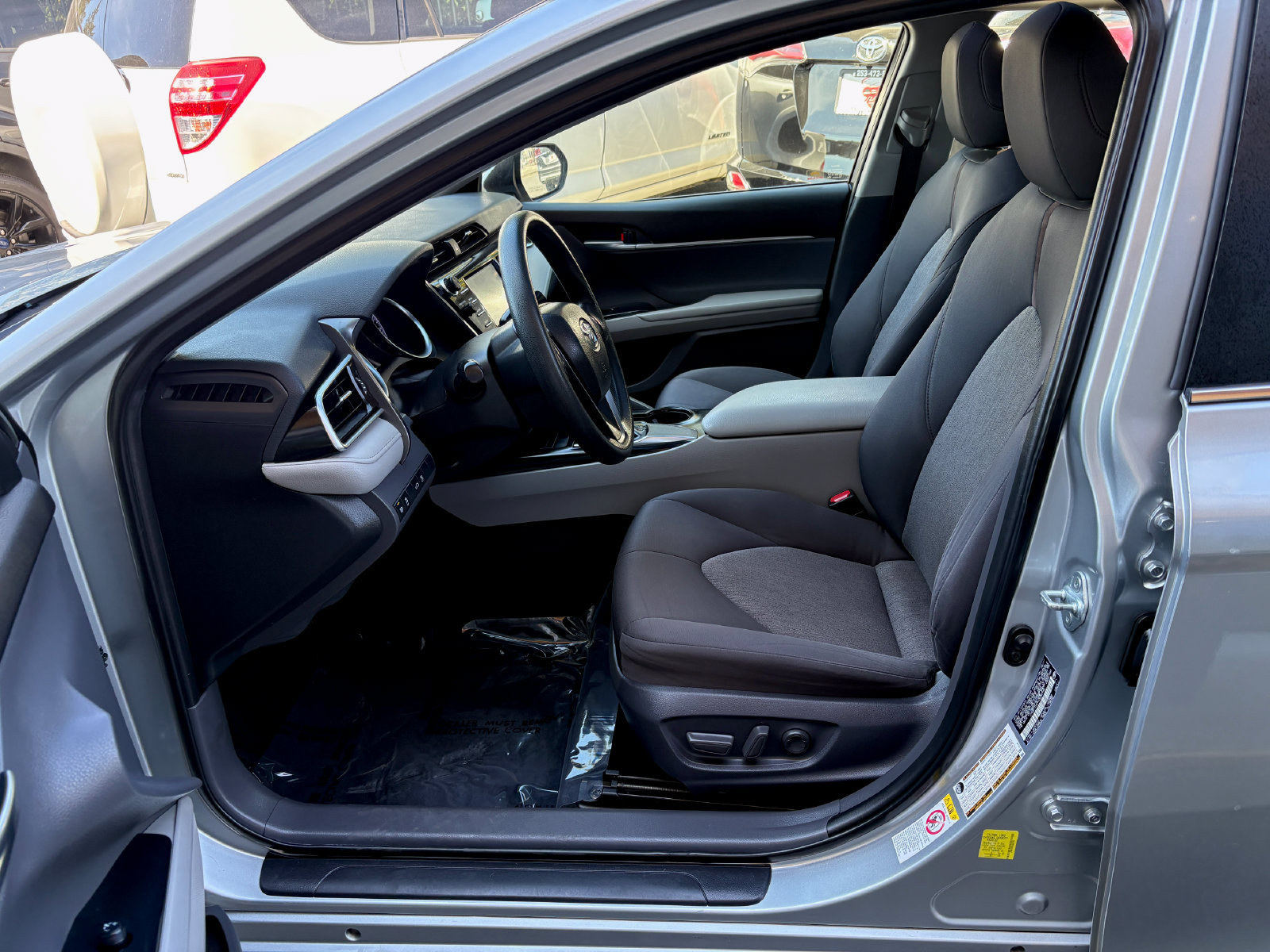 Used 2018 Toyota Camry LE w/ Moonroof Package FWD image 9