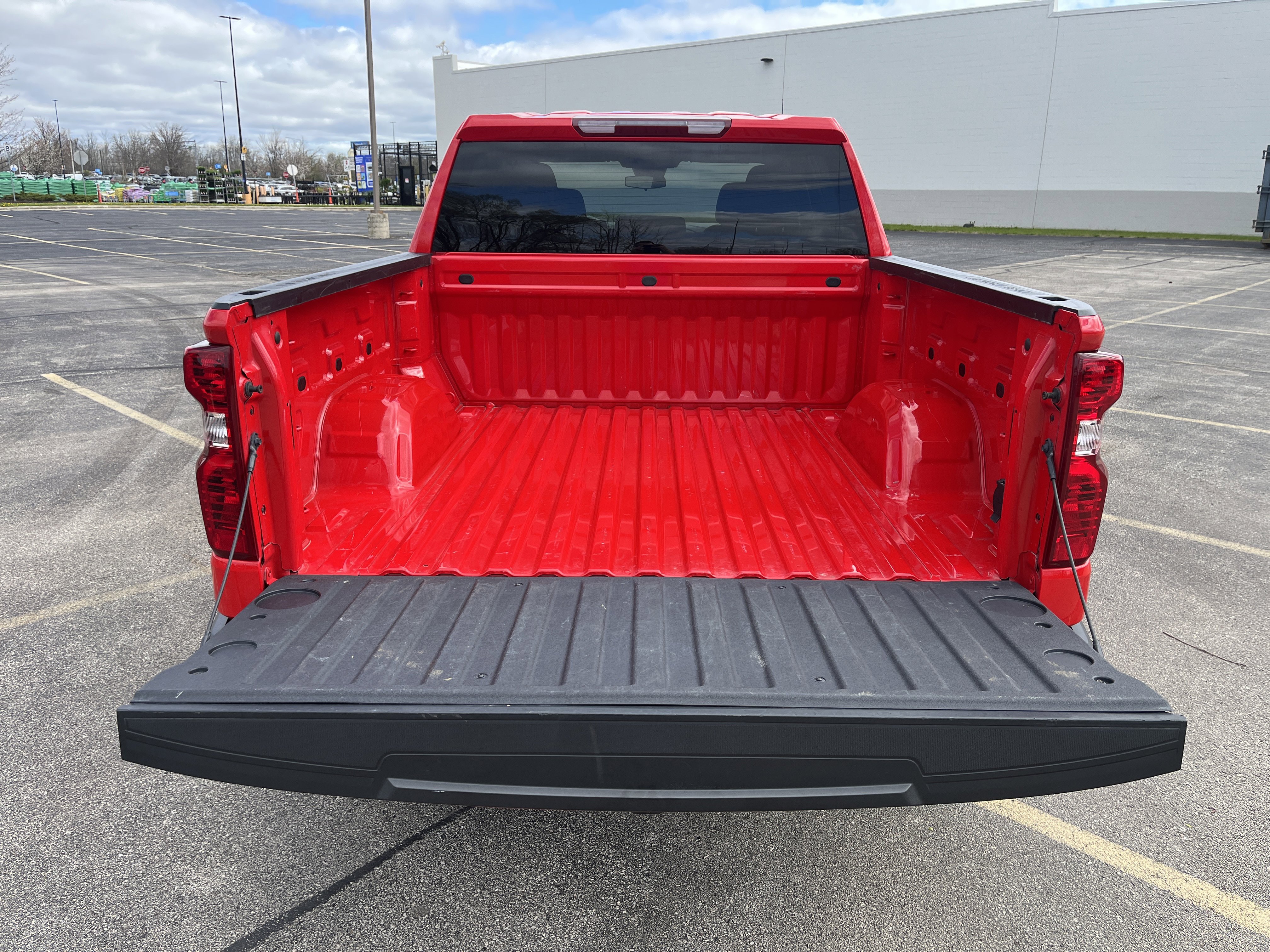 Used 2022 Chevrolet Silverado 1500 LT AWD/4WD image 9