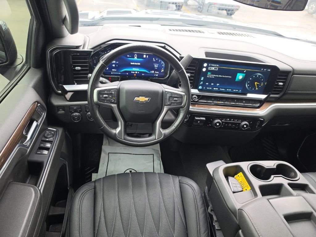 Used 2022 Chevrolet Silverado 1500 LT image 6