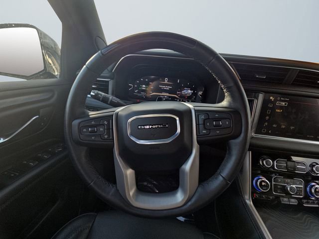 Used 2024 GMC Yukon XL Denali w/ Advanced Technology Package image 12