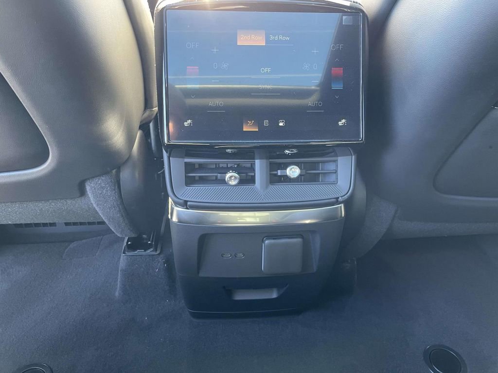 New 2026 Cadillac Vistiq Sport image 14