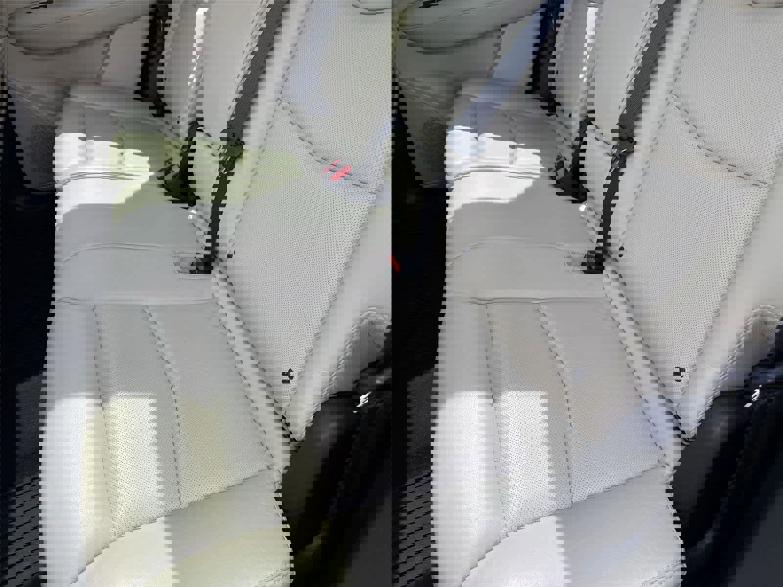 Used 2017 Cadillac XT5 Luxury w/ Driver Awareness Package AWD/4WD image 14