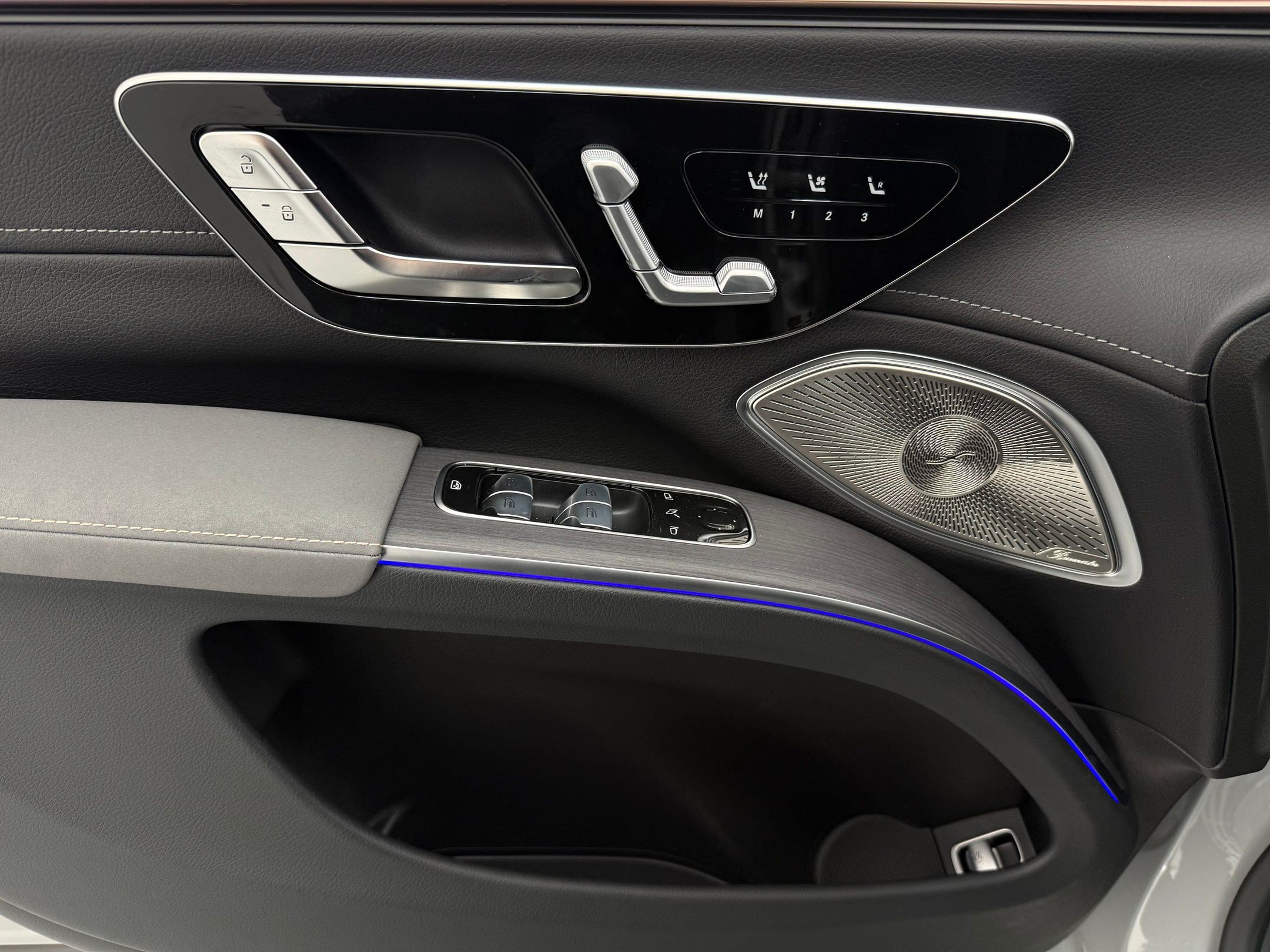 New 2027 Mercedes-Benz EQS 400 4MATIC SUV image 11