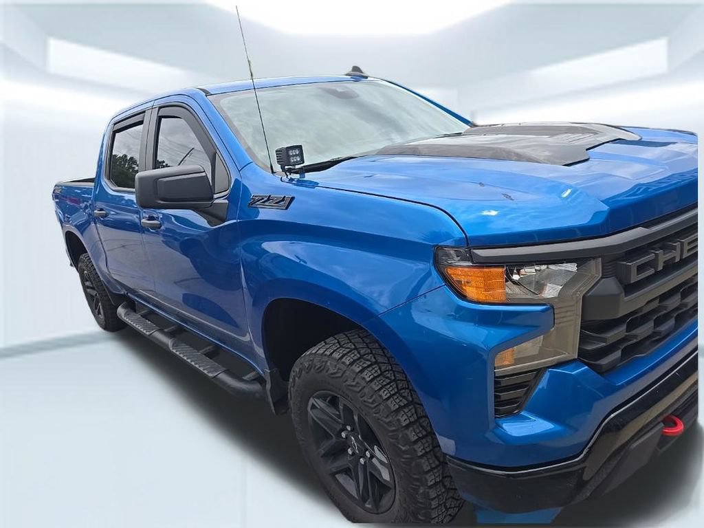 Used 2024 Chevrolet Silverado 1500 Custom Trail Boss w/ LPO, Dark Essentials Package AWD/4WD image 5