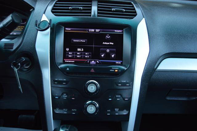 Used 2013 Ford Explorer XLT image 23