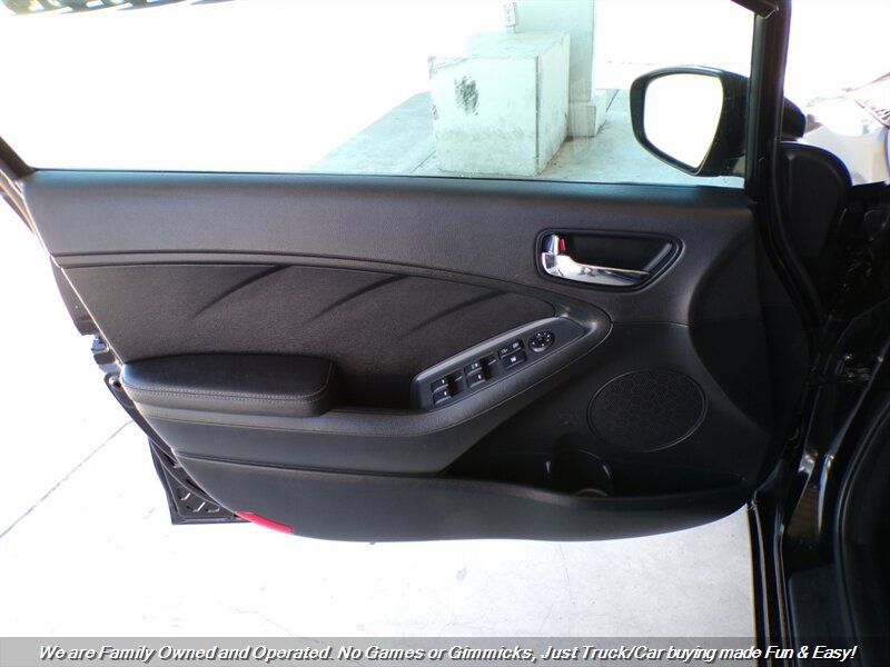Used 2016 Kia Forte LX FWD image 12