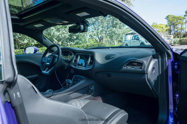 Used 2016 Dodge Challenger SRT Hellcat image 36