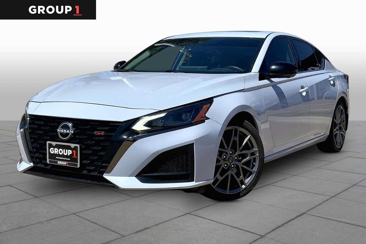 Used 2024 Nissan Altima 2.0 SR FWD image 1