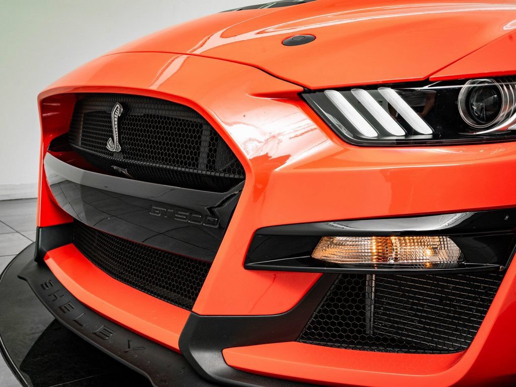 Used 2022 Ford Mustang Shelby GT500 w/ Technology Package RWD image 3