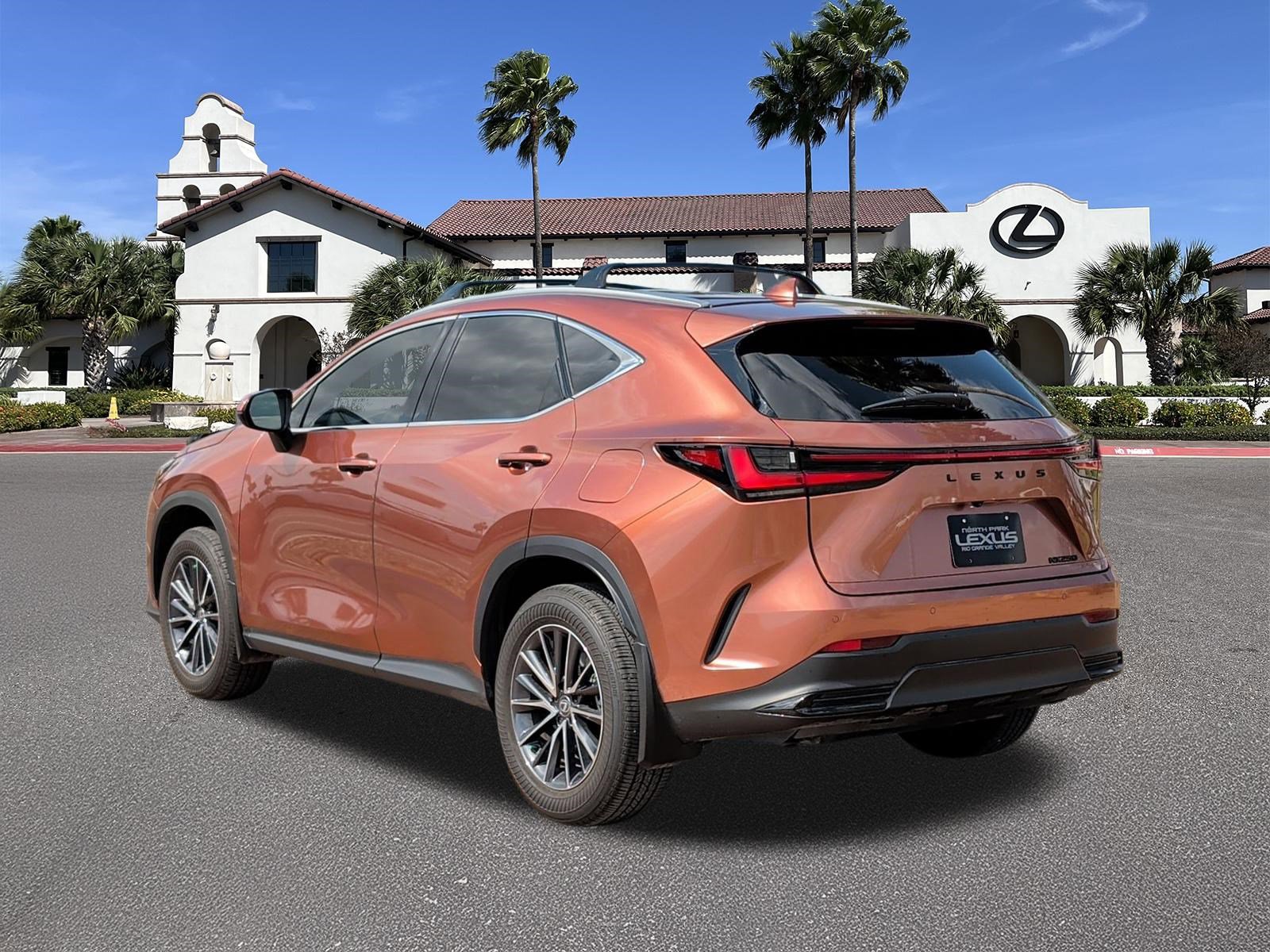 Used 2025 Lexus NX 250 FWD w/ Premium Package image 4