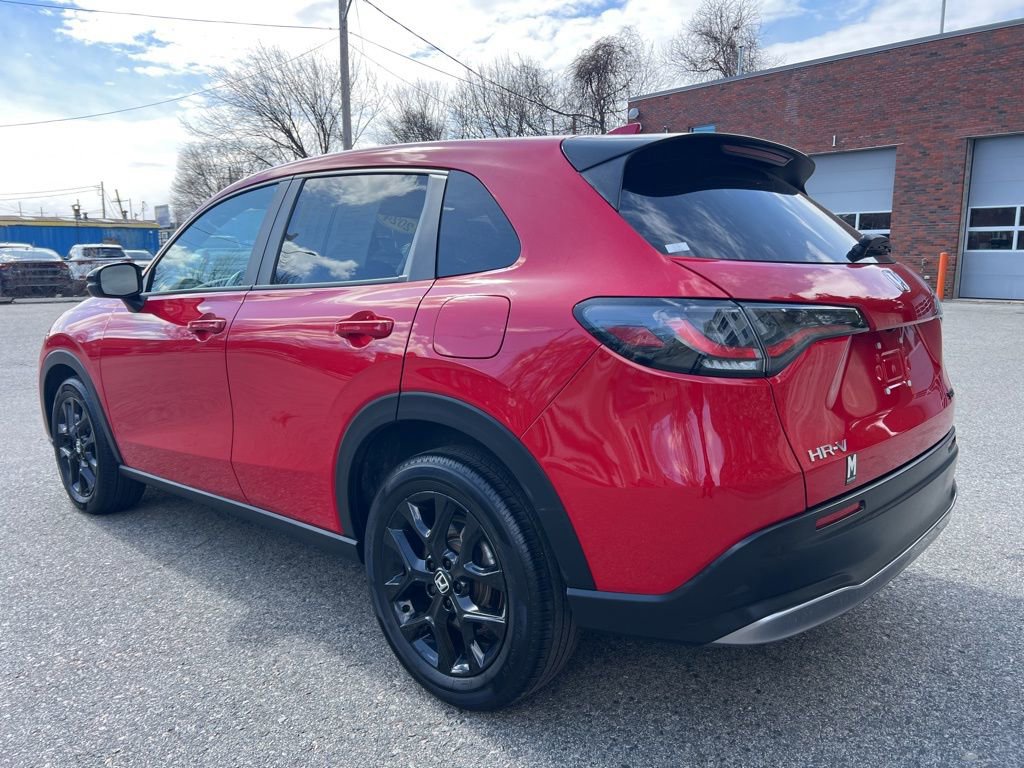 Used 2024 Honda HR-V Sport image 3