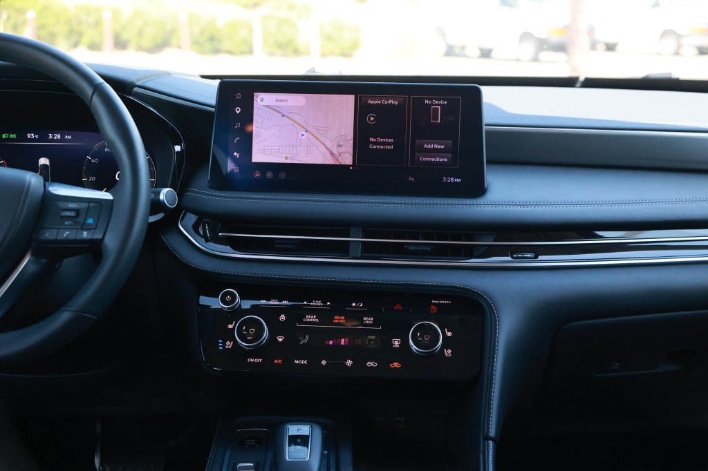 Used 2026 INFINITI QX60 Luxe w/ Cargo Package FWD image 30