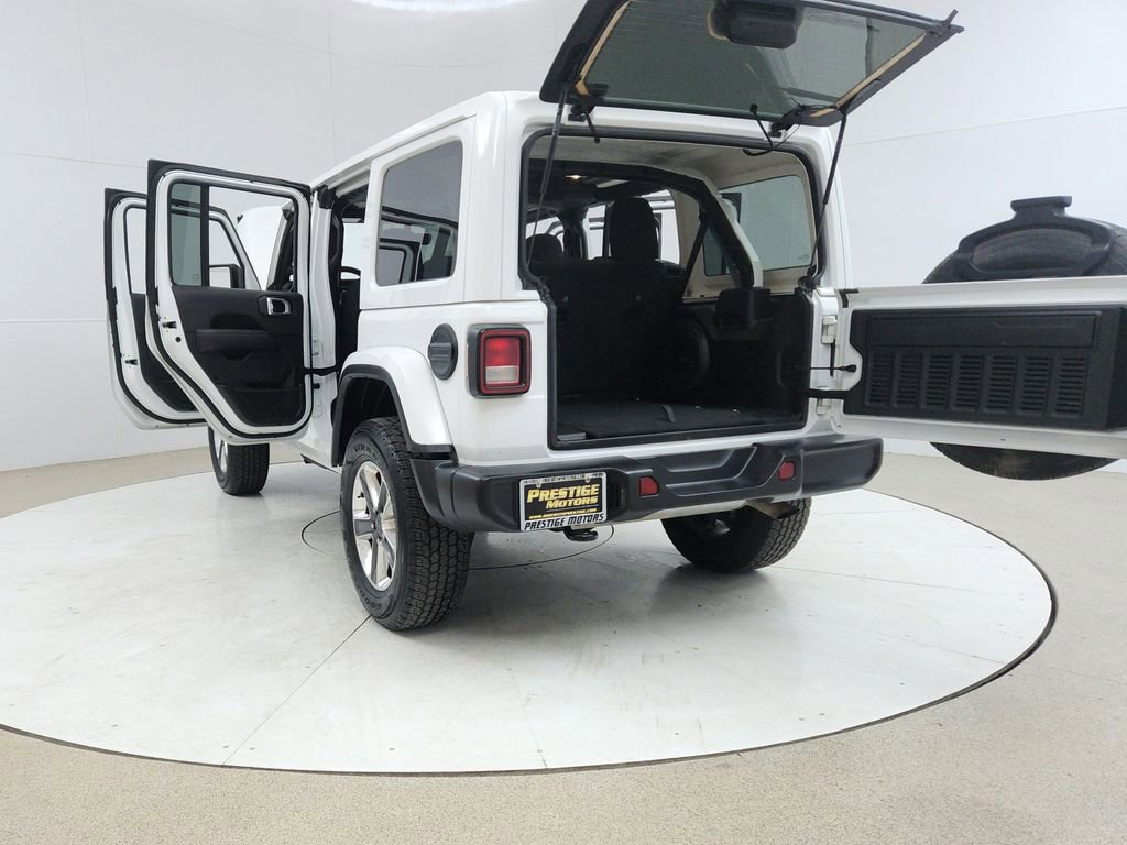 Used 2023 Jeep Wrangler Unlimited Sahara AWD/4WD image 11