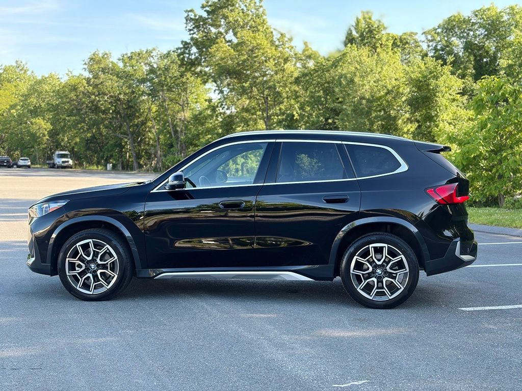 Certified 2025 BMW X1 xDrive28i w/ Technology Package AWD/4WD image 3