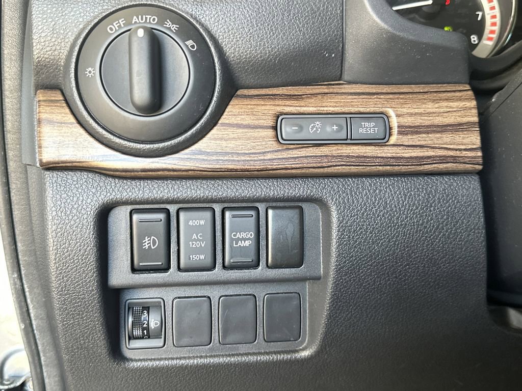 Used 2017 Nissan Titan SL image 19