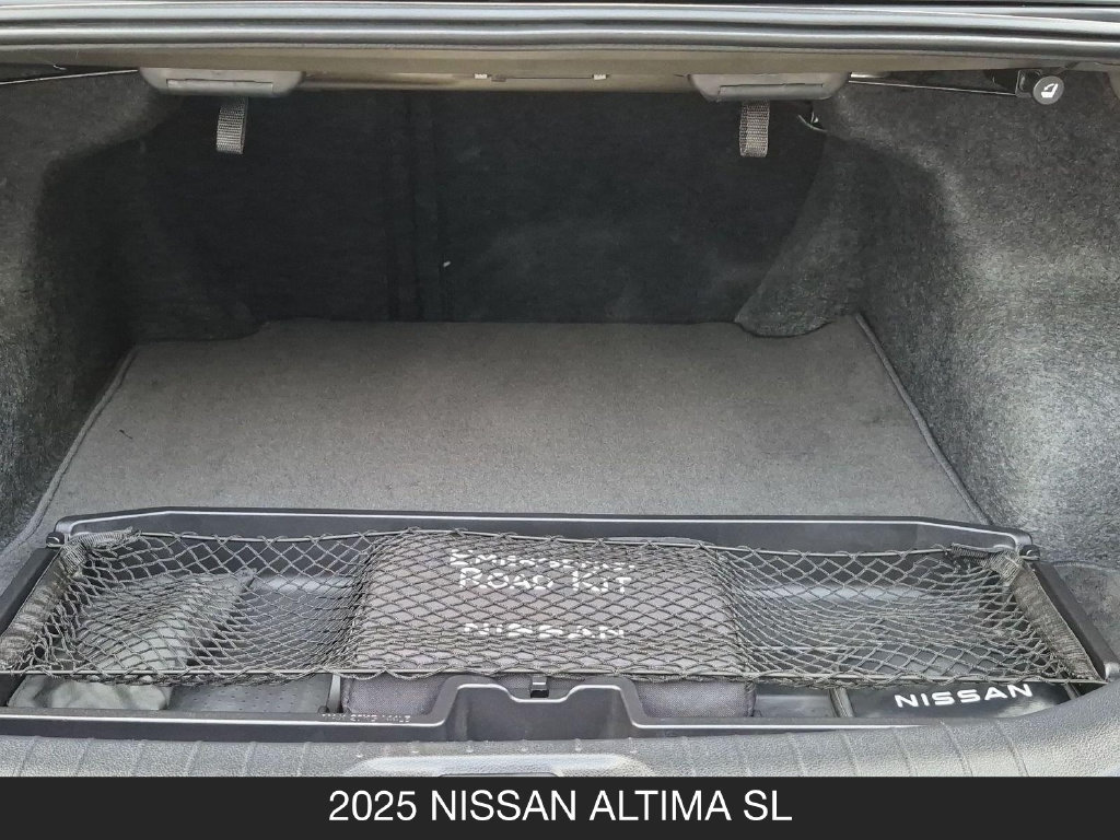 Used 2025 Nissan Altima 2.5 SL FWD image 25