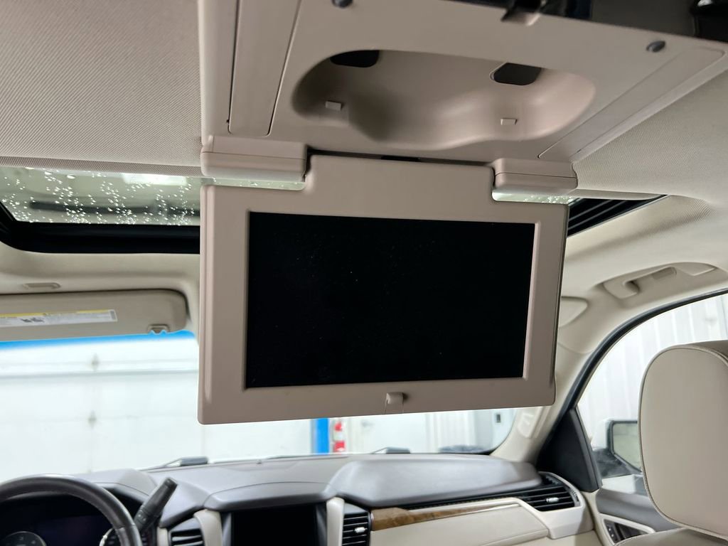 Used 2015 GMC Yukon XL Denali w/ Open Road Package AWD/4WD image 31