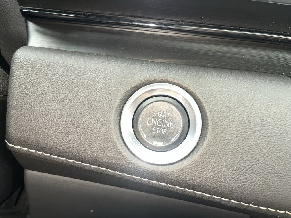Used 2024 Cadillac Escalade ESV Sport AWD/4WD image 25