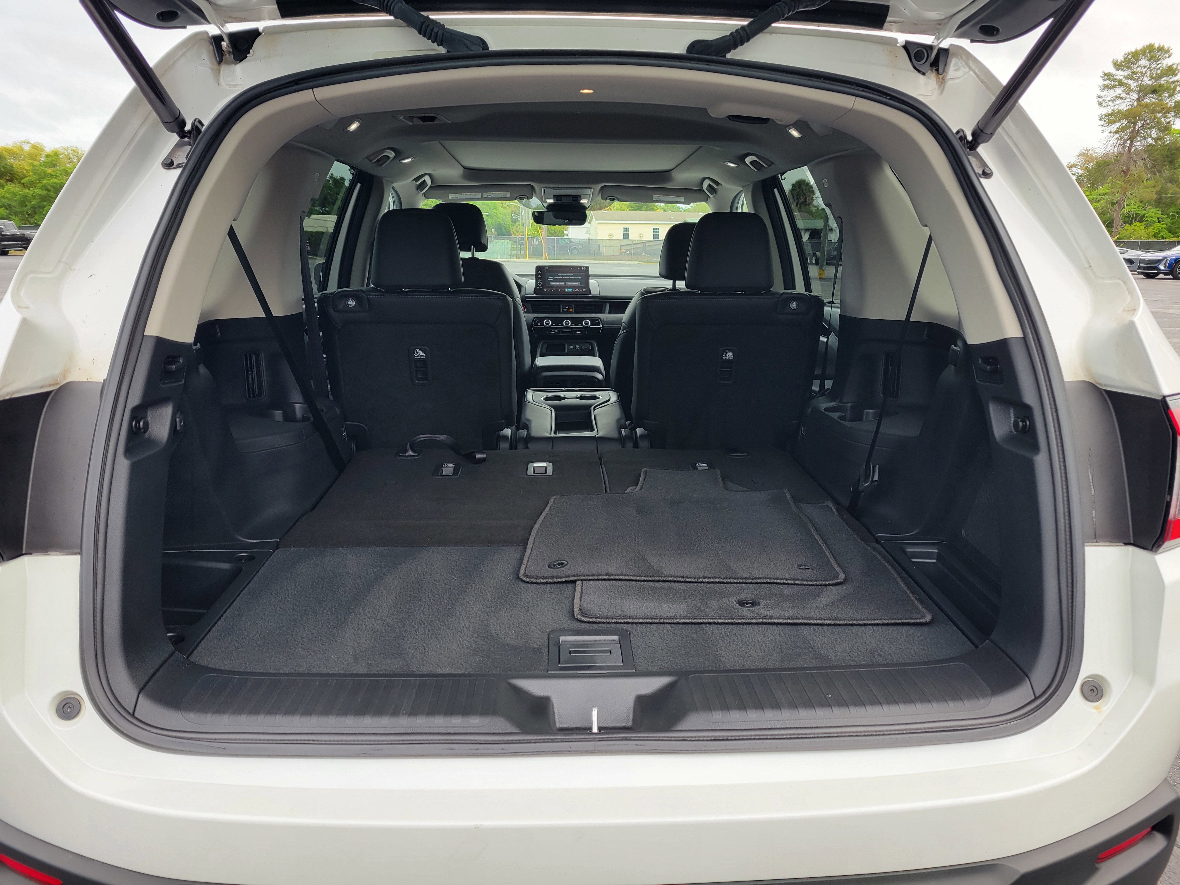 Used 2024 Honda Pilot Touring image 7