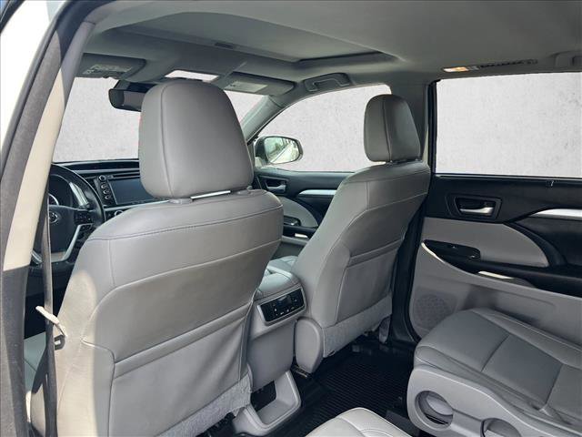 Certified 2017 Toyota Highlander XLE image 17