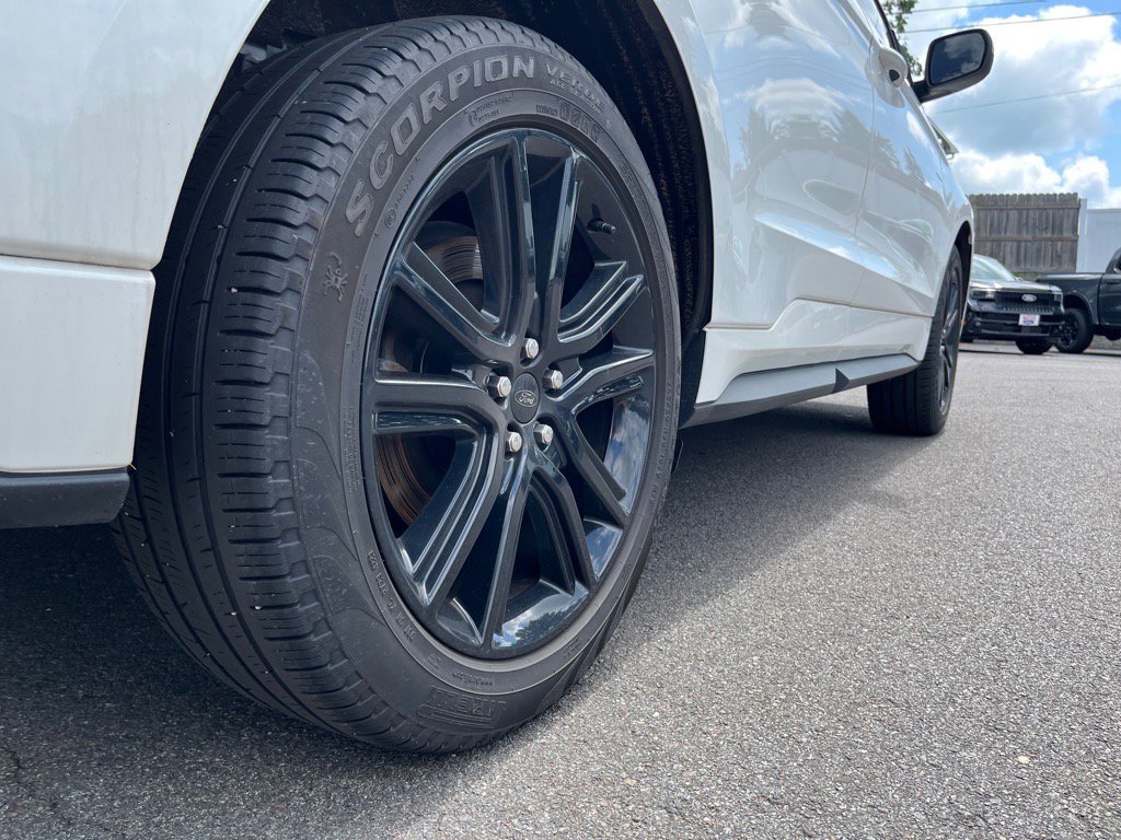 Used 2024 Ford Edge ST-Line w/ Cold Weather Package image 7