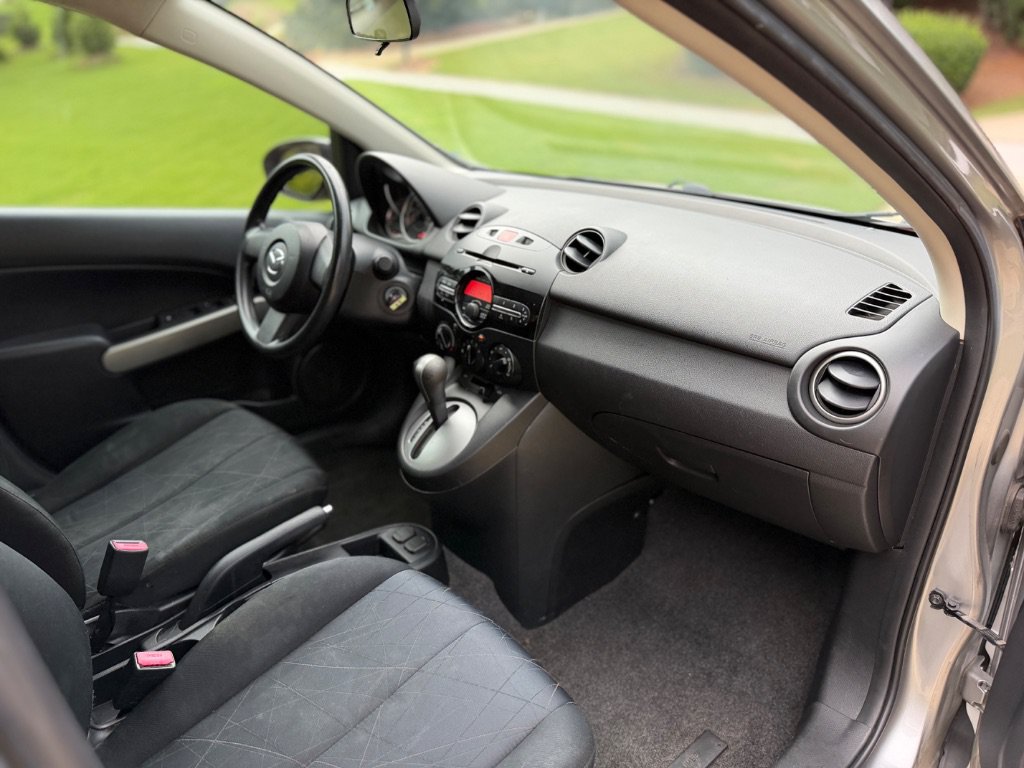 Used 2013 MAZDA MAZDA2 Sport FWD image 25