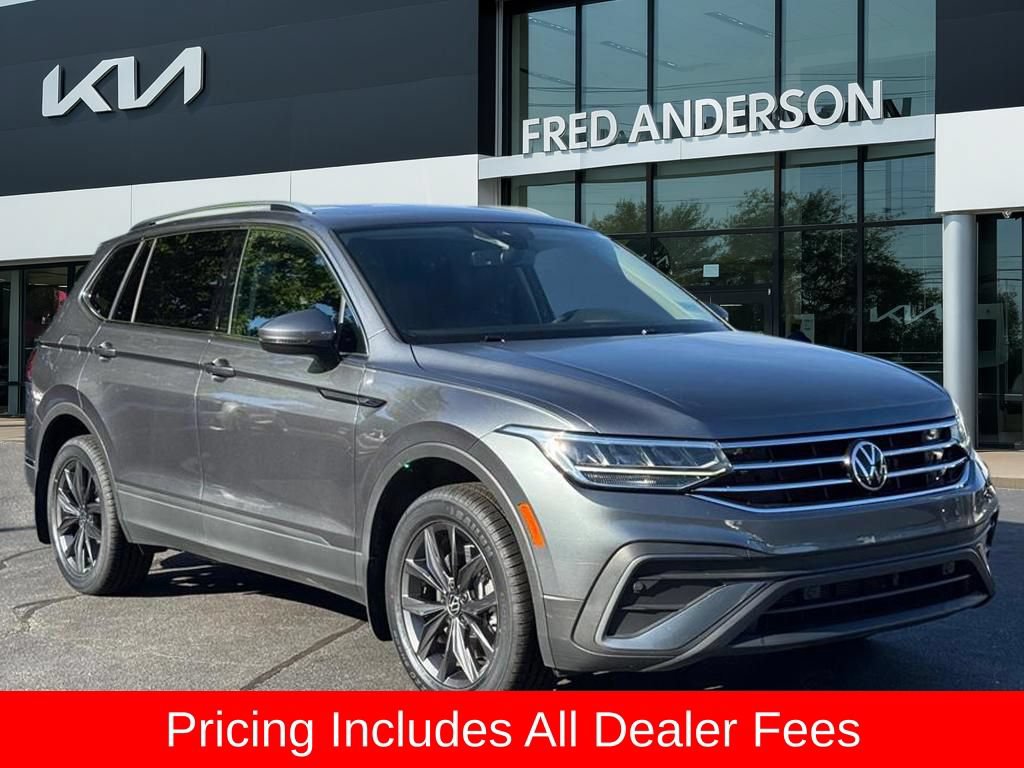 Used 2023 Volkswagen Tiguan SE FWD image 1