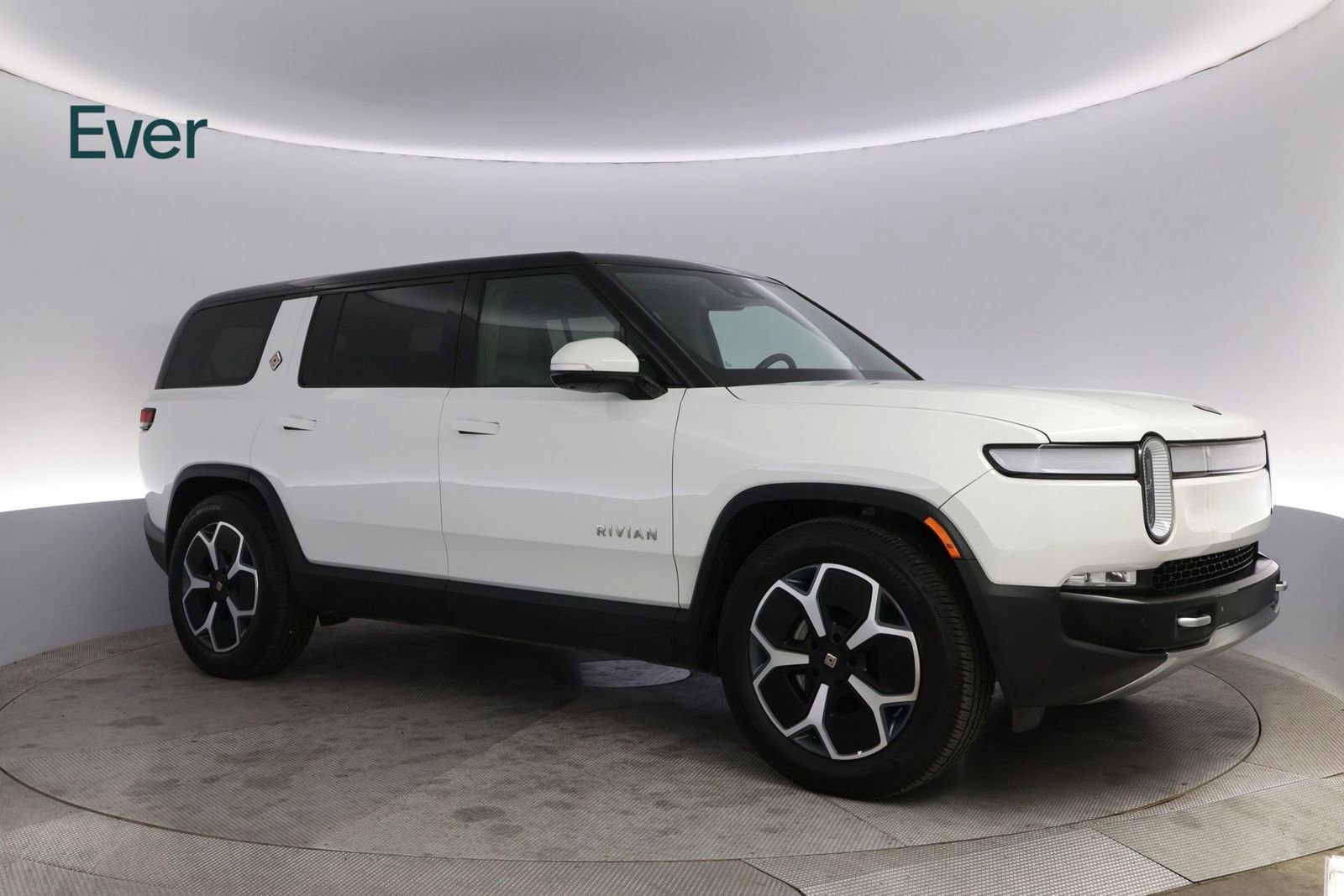 Used 2024 Rivian R1S Adventure AWD/4WD image 14