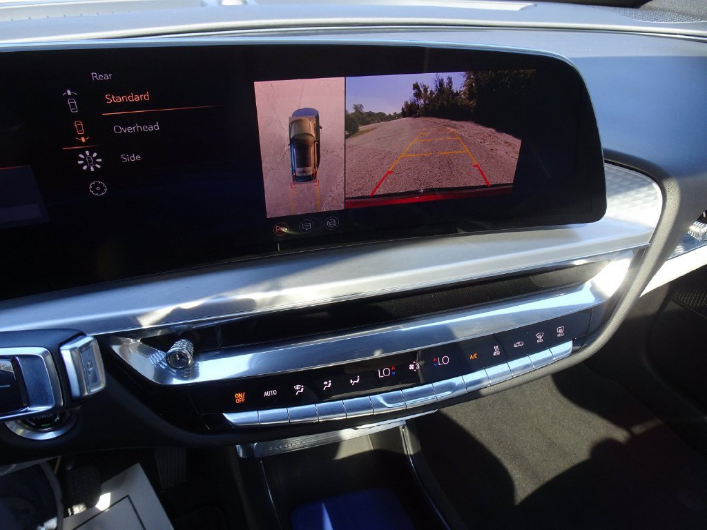 Used 2024 Cadillac Lyriq Sport RWD image 18